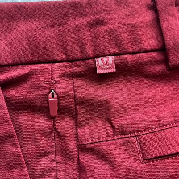 Lululemon men shorts 34 waist - Picture 3 of 9